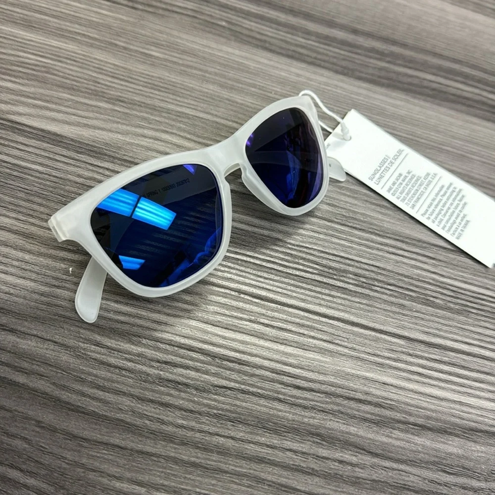 Janie & Jack Sunglasses for ages 2-4 years old. New in excellent condition clear